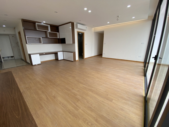 3BEDROOM UNFURNISHED IN CHELSEA RESIDENCES (CITY VIEW)