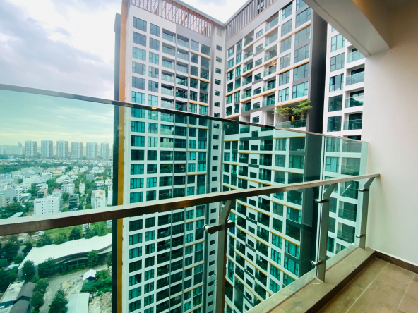 SPACIOUS 3 BEDROOM APARTMENT -FELIZ EN VISTA